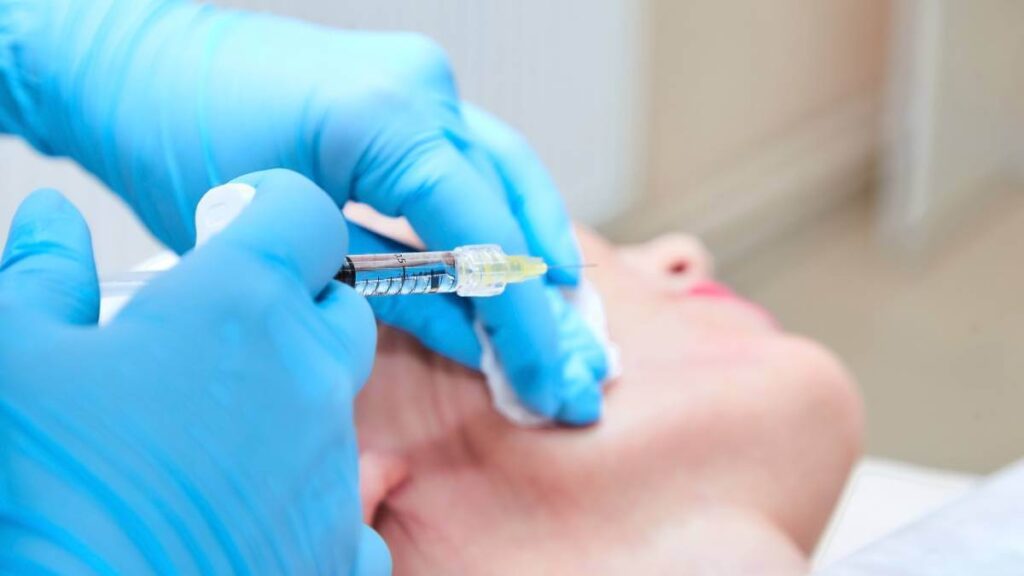 glove-and-needlet (1)