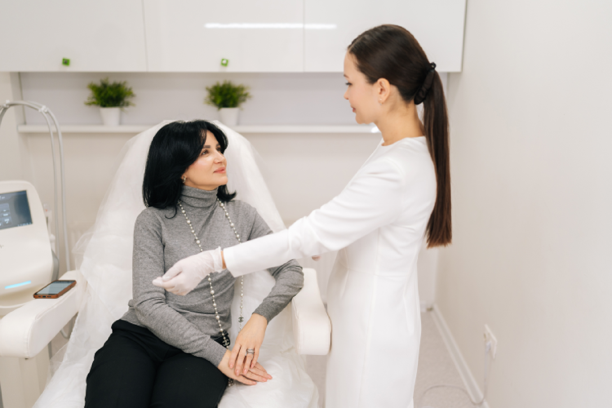 Best Non-Surgical Treatment For Upper Lip Lines